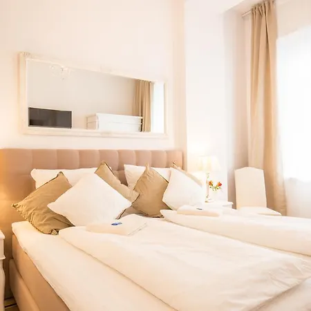 Fritz By Rockchair Apartments L Superhost Status L 3 Bedrooms Boxspringbeds 2 Bathrooms 2 Kitchen - Cozy Family & Business Flair Welcomes You!